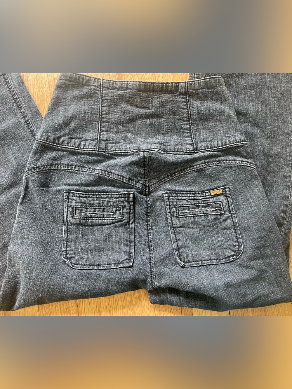 Y2K Bellbottom Jeans - Picture 6 of 9